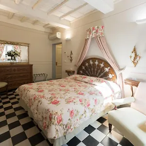 https://corte-dei-neri-residenza-depoca.it-tuscanyhotel.com